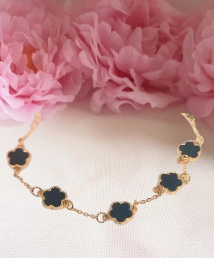 Bracelet doré avec des trèfles noirs acier inoxydable - photo numéro 2