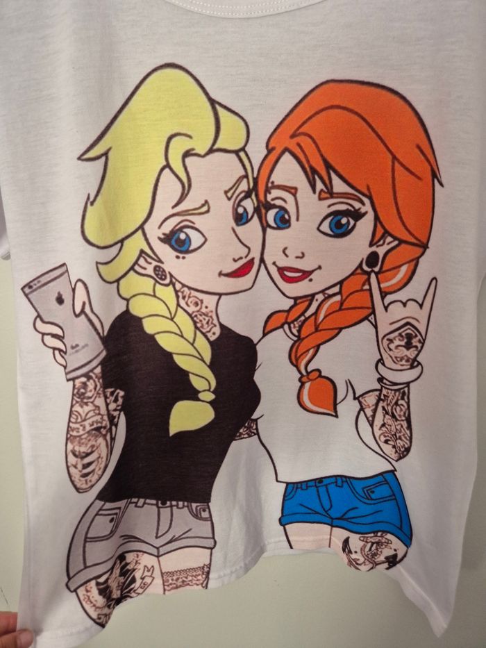 Superbe tee-shirt reine des neige taille 38 - photo numéro 2