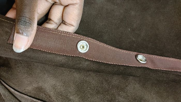 Magnifique mini-jupe en peau daim 100 % cuir bouton coupe trapèze - photo numéro 13