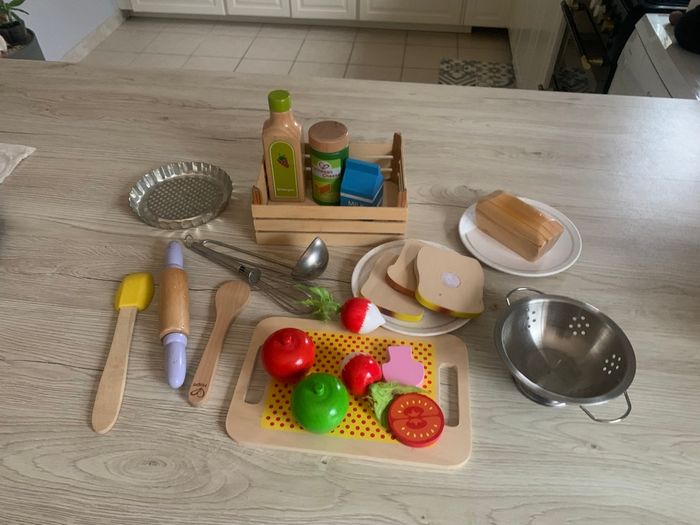 Dînette et nourriture en bois et métal pour enfant - photo numéro 2