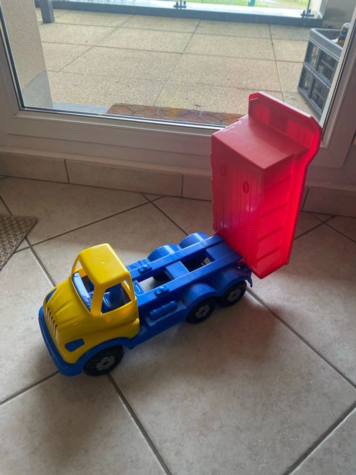 Camion benne - photo numéro 2