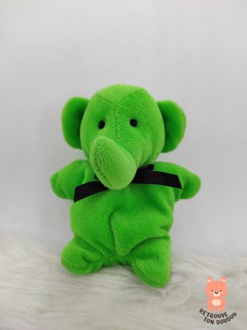 Mini peluche éléphant vert ruban noir