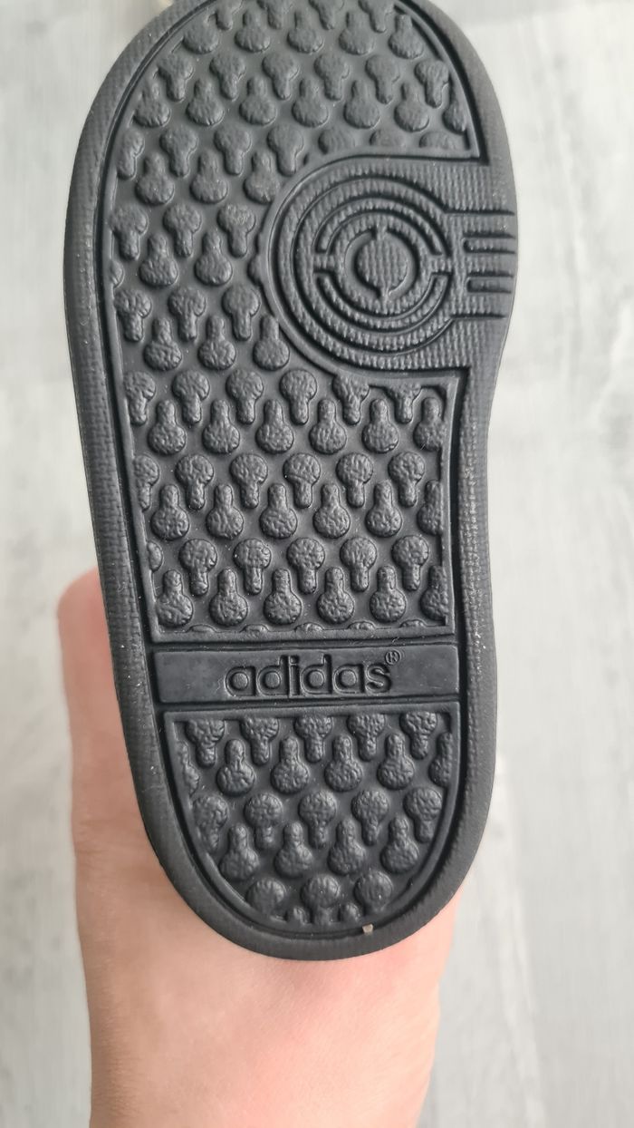 Basket adidas police  taille 20 - photo numéro 3