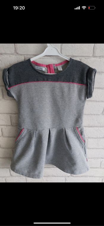 Robe Okaidi taille 3 ans