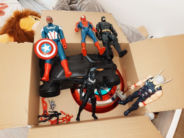 Lot jouets marvel