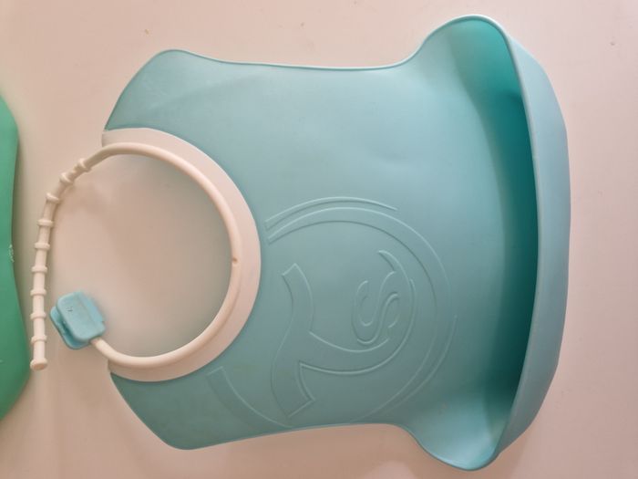 lot de 2 bavoirs rigides Twistshake - photo numéro 2