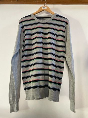 Pull Léger in extenso, 18 ans, neuf