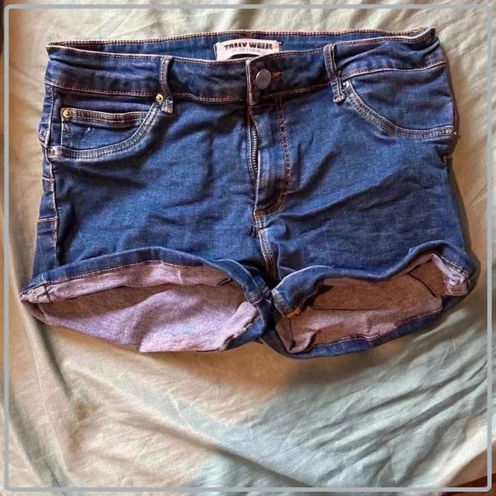 Short en  jeans taille  38 - photo numéro 2