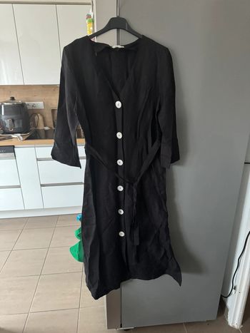 Robe longue noire Mango