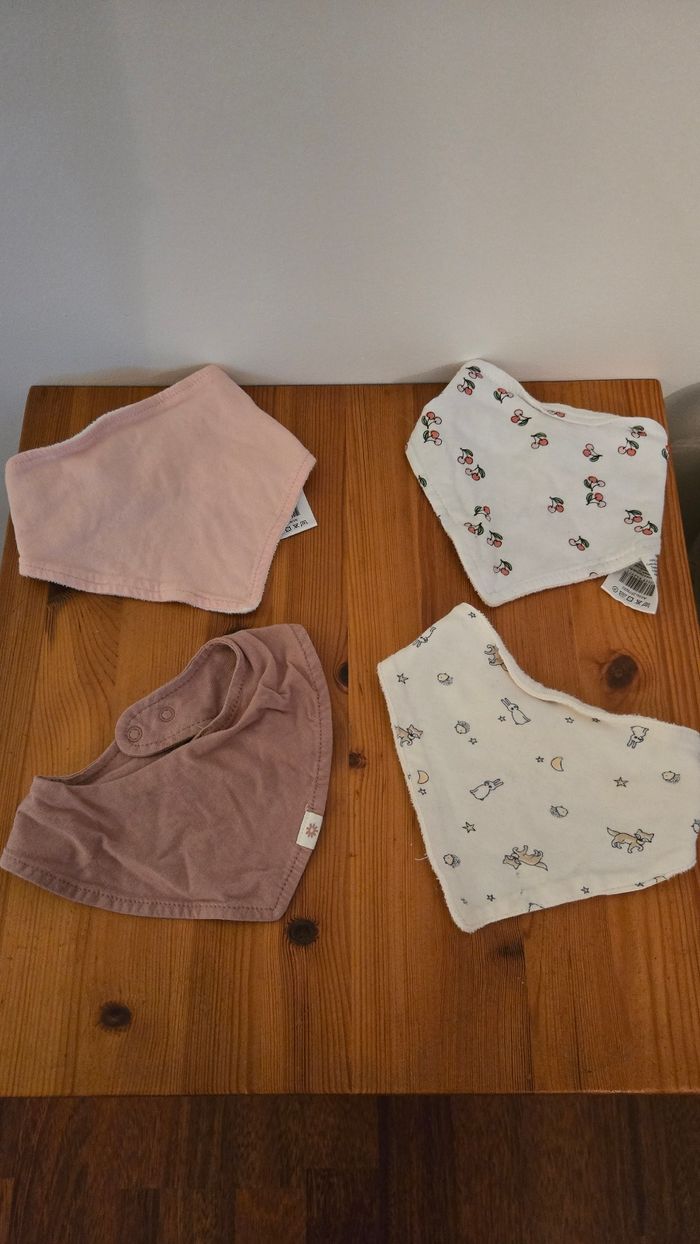 Lot bavoirs fille - photo numéro 3