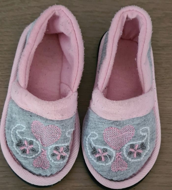 Chaussons roses cœurs taille 24