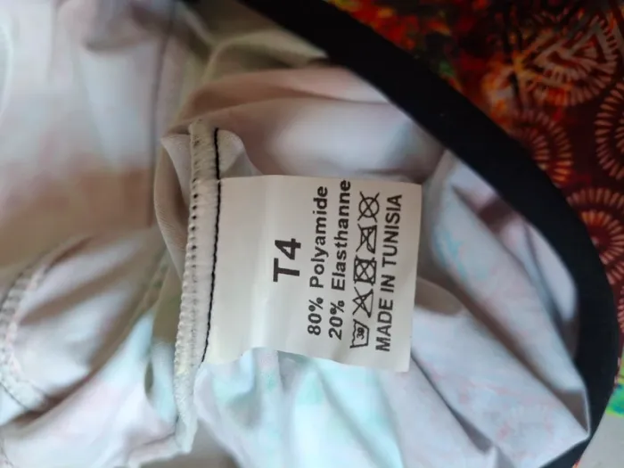 Maillot de bain une pièce femme Taille 4 neuf - photo numéro 3