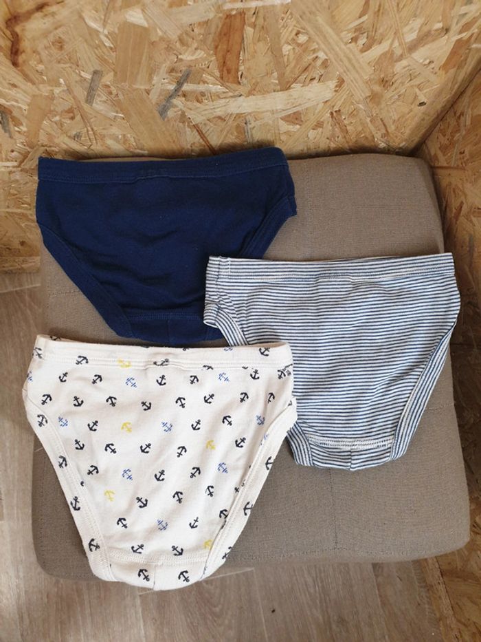 Lot 3 slips Petit Bateau 2 ans - photo numéro 2