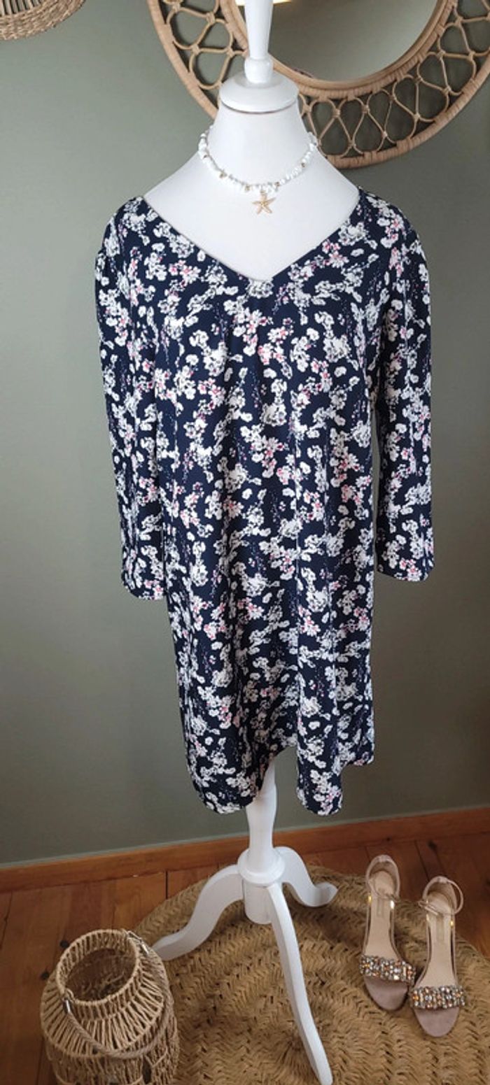Jolie robe fleurie New Collection Taille L Parfait état - photo numéro 2