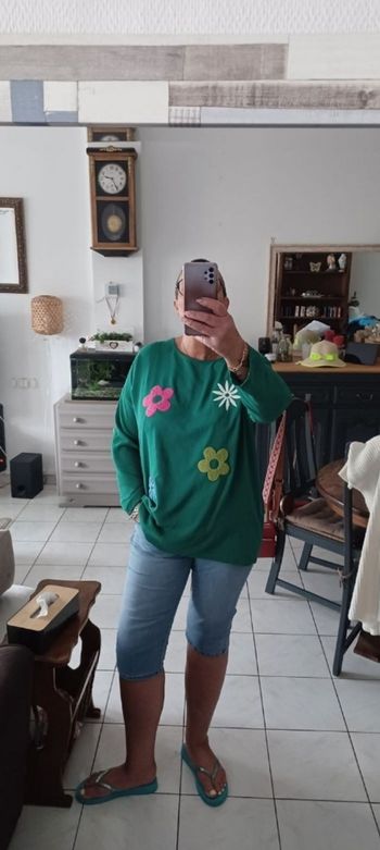 Très jolie blouse manches longues avec des fleurs femme T U