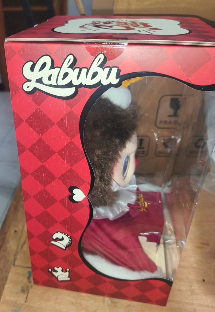 Labubu let's checkmate original Pop Mart. - photo numéro 4