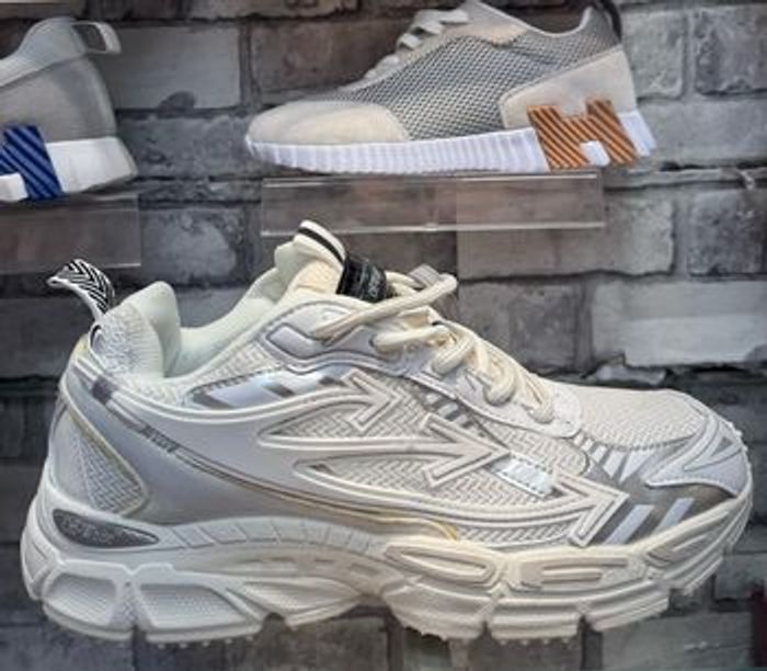 Off White - photo numéro 5