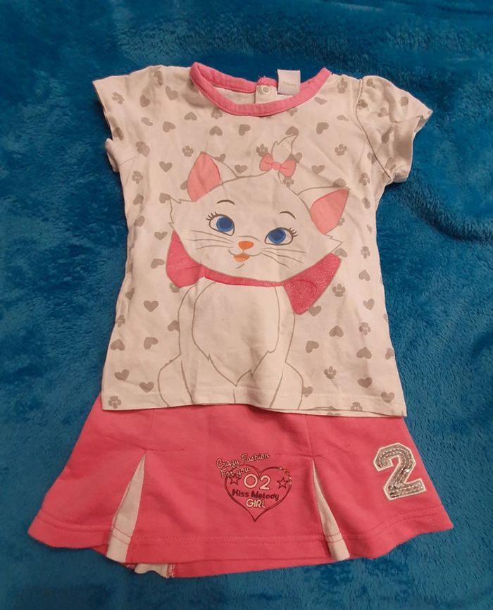 Ensemble T-shirt et jupe