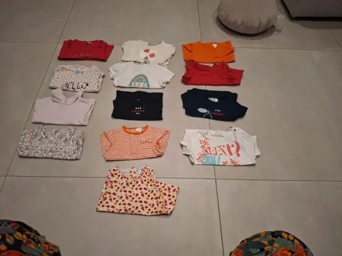 Lot de 14 tee shirts 12 mois fille