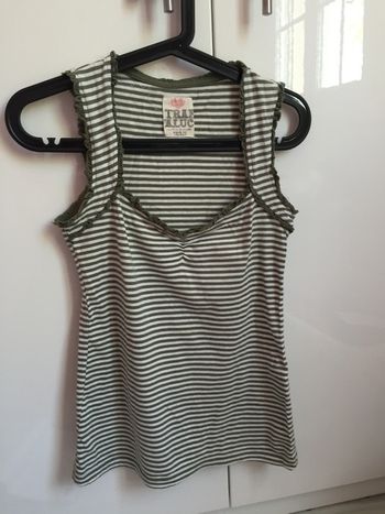 haut vert à rayures