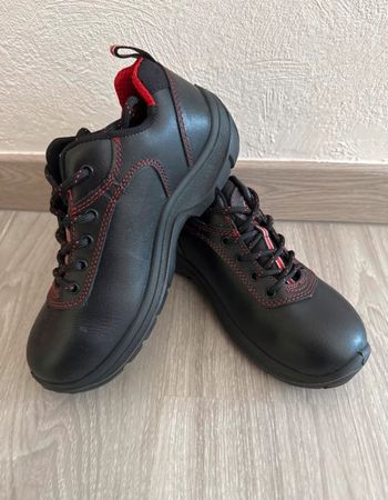 Chaussures de sécurité T 38 neuf