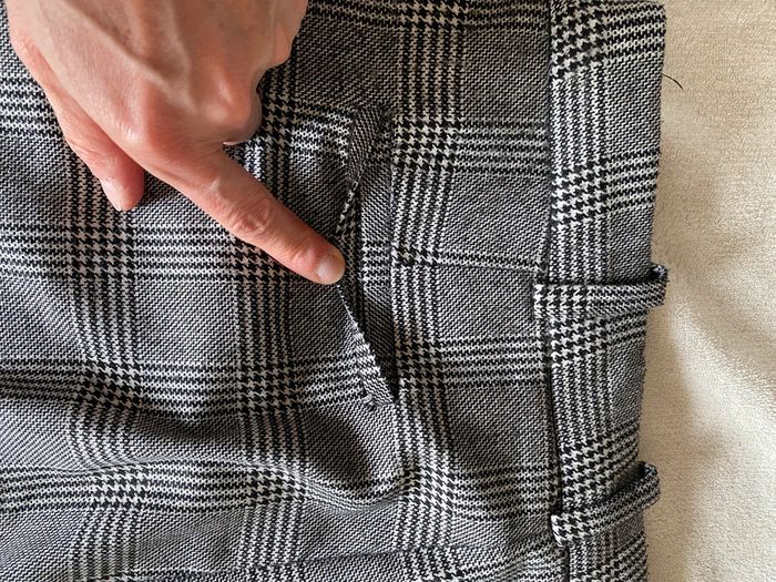 Pantalon Mango noir et blanc à carreaux taille 36 - photo numéro 16