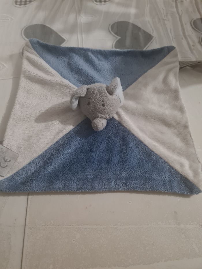 Doudou plat tête éléphant
