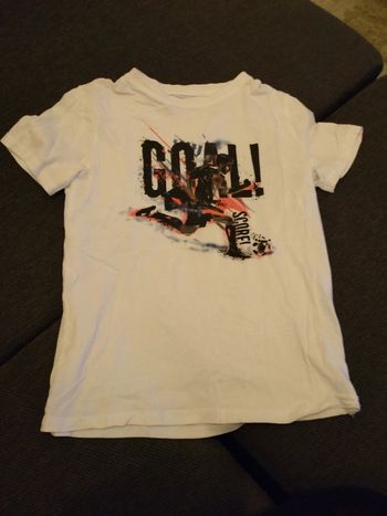 T shirt Primark taille 8/9 ans