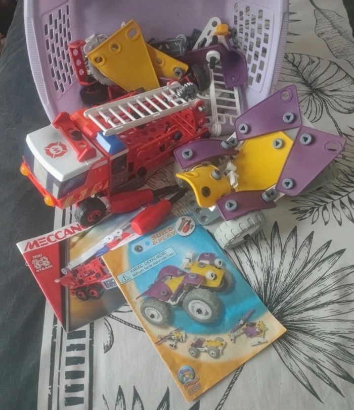 Lot meccano pompier et quad