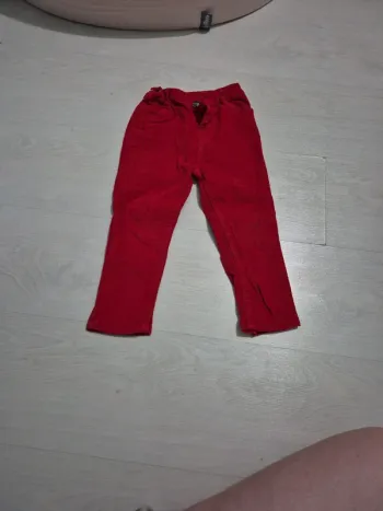 Jean rouge 23M
