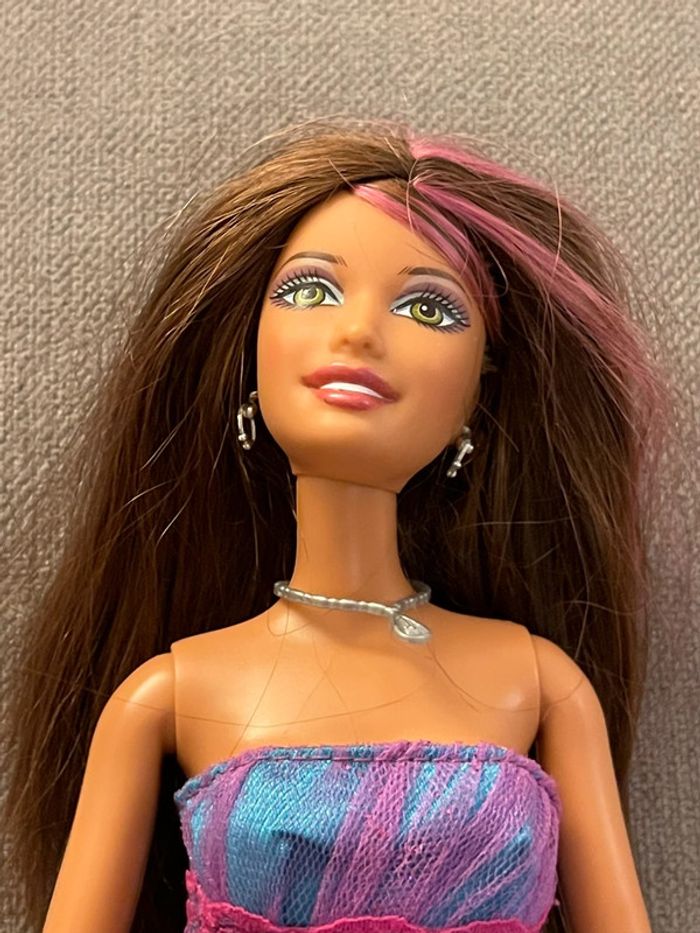 poupée Barbie élégante - photo numéro 2