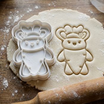 Emporte-pièce Personnage Carotte Kawaii - Découpoir Biscuit Sablé et Pâte à Sucre