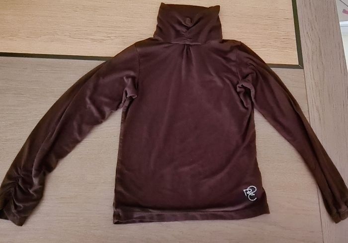 Lot de 3 tee shirt col roulé 6 ans en très bon état - photo numéro 2