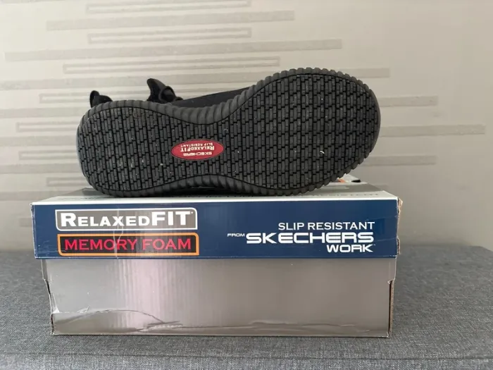 Chaussures Skechers Work – neuves, portées une seule fois - photo numéro 4