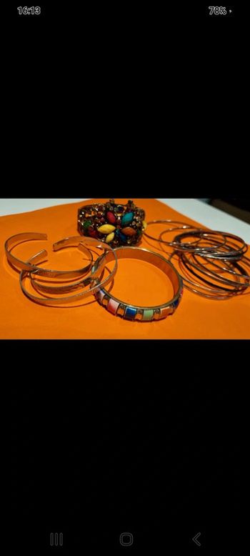 Lot bracelets femme  pièces sympa