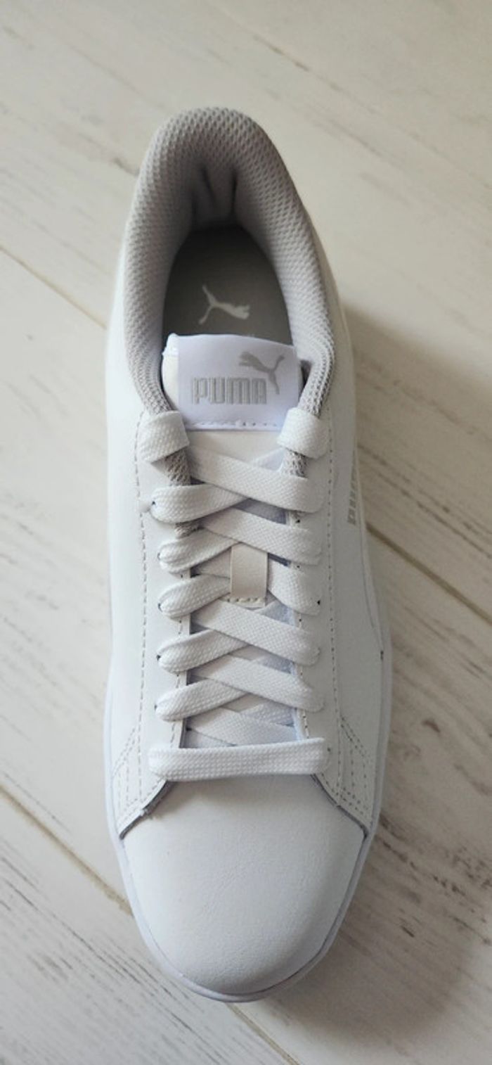 PUMA Smash V2 L Jr Baskets Basses blanches NEUVES - photo numéro 8