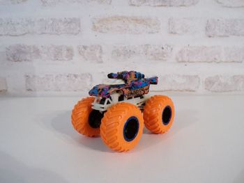 Monster Trucks - Hotwheels - Hot Wheels - Tank  (J4)