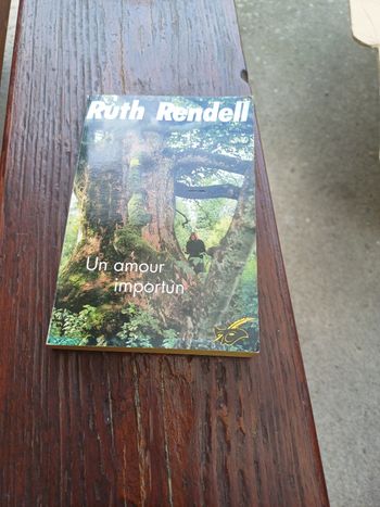 Livre un amour importun