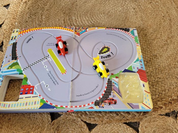 Livre enfants voiture de course et circuit - photo numéro 5