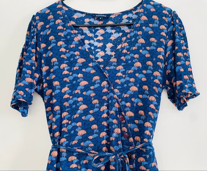 Robe bleue à motifs roses - photo numéro 2