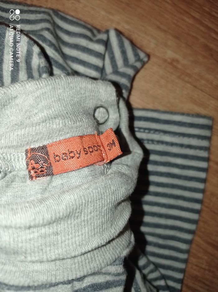 Sous pull col roulé mixte, taille 3 mois - photo numéro 2