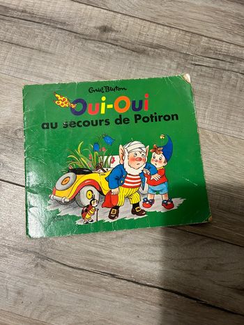 Livre années 90 , oui oui au secours de potiron
