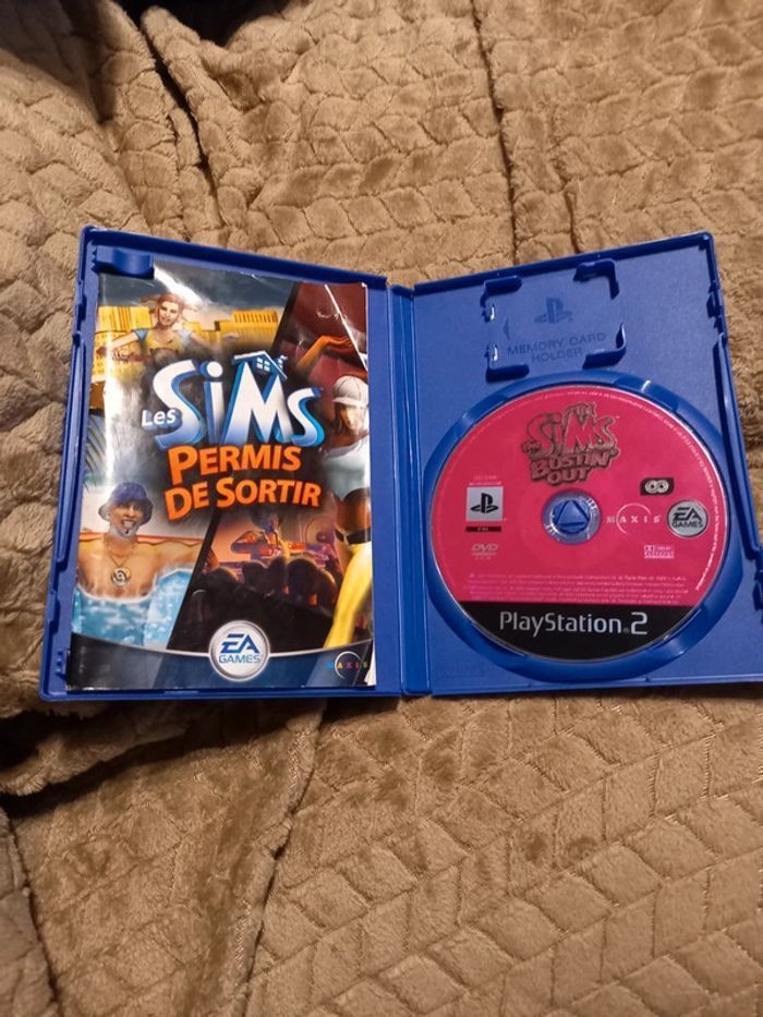 Jeu vidéo playstation  2"Les sims, permis de sortir " - photo numéro 2