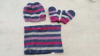 Ensemble bonnet, snood, moufles