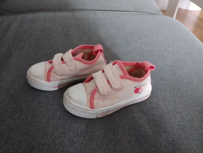 Baskets en toile - Taille 21 - photo numéro 2