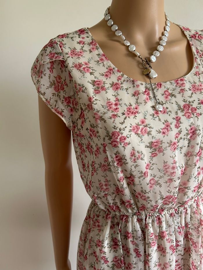 Robe fleurie à manches courtes Molly Bracken taille unique jamais portée - photo numéro 4