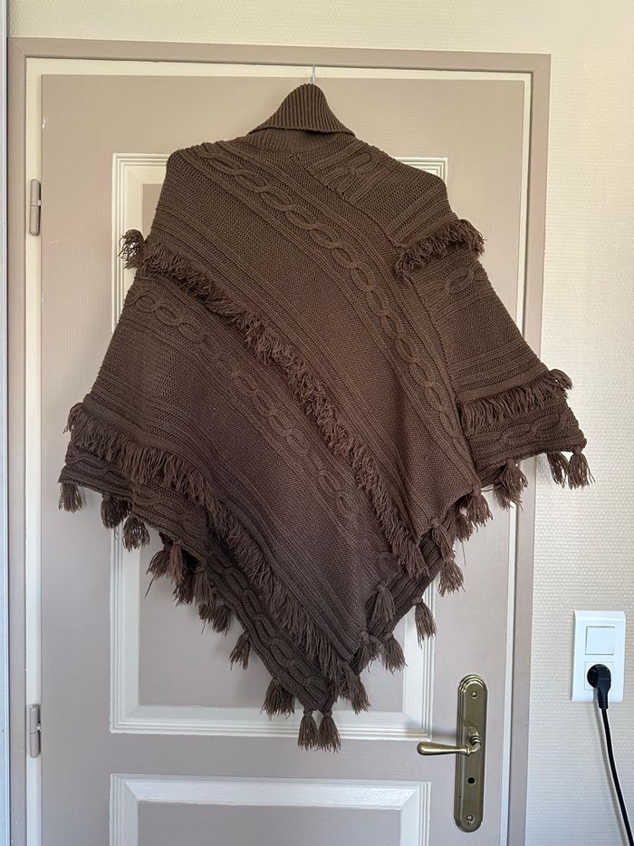 Poncho marron - photo numéro 2