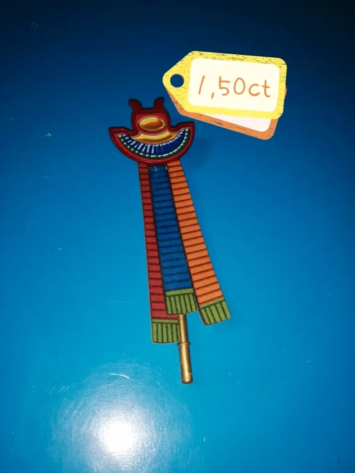 Thème* accrssoire / momie - urne - buste - drapeau - photo numéro 7