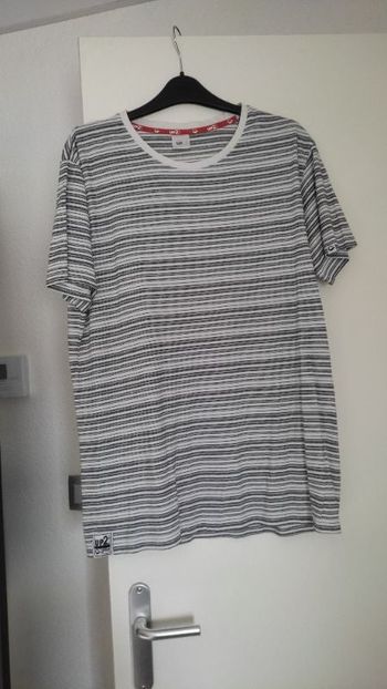 Tee-shirt blanc rayé