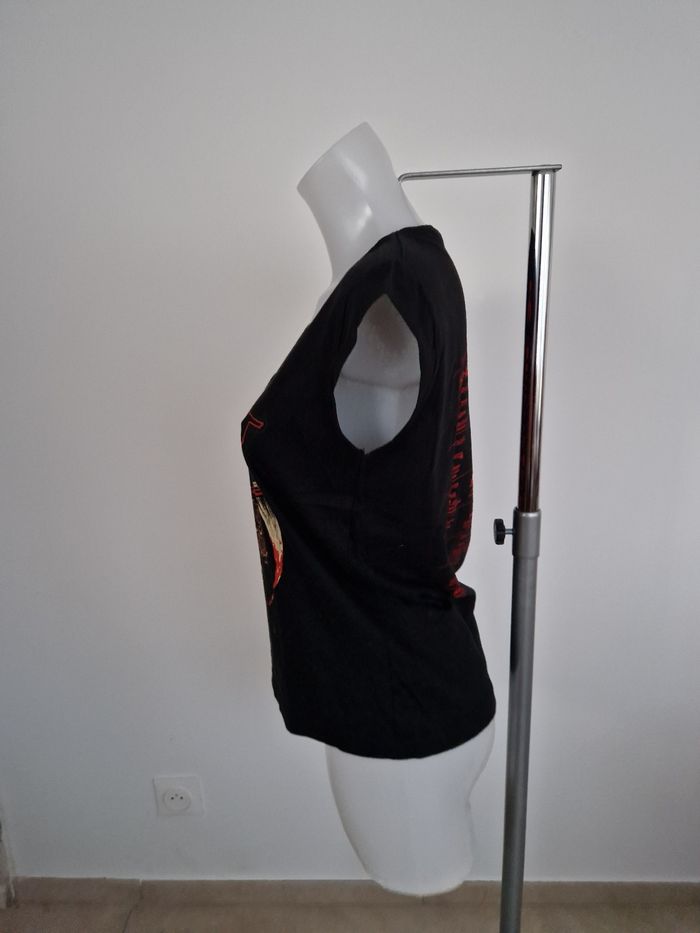 Tee-shirt noir avec motif crâne avec roses rouge, Hellfest édition 2013 - photo numéro 3